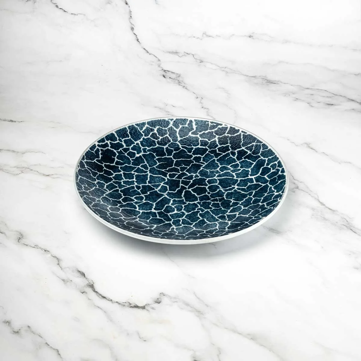 MGK_0631 Round Shallow Coupe Plate – Deep Blue with White Crackle Pattern - Image 1